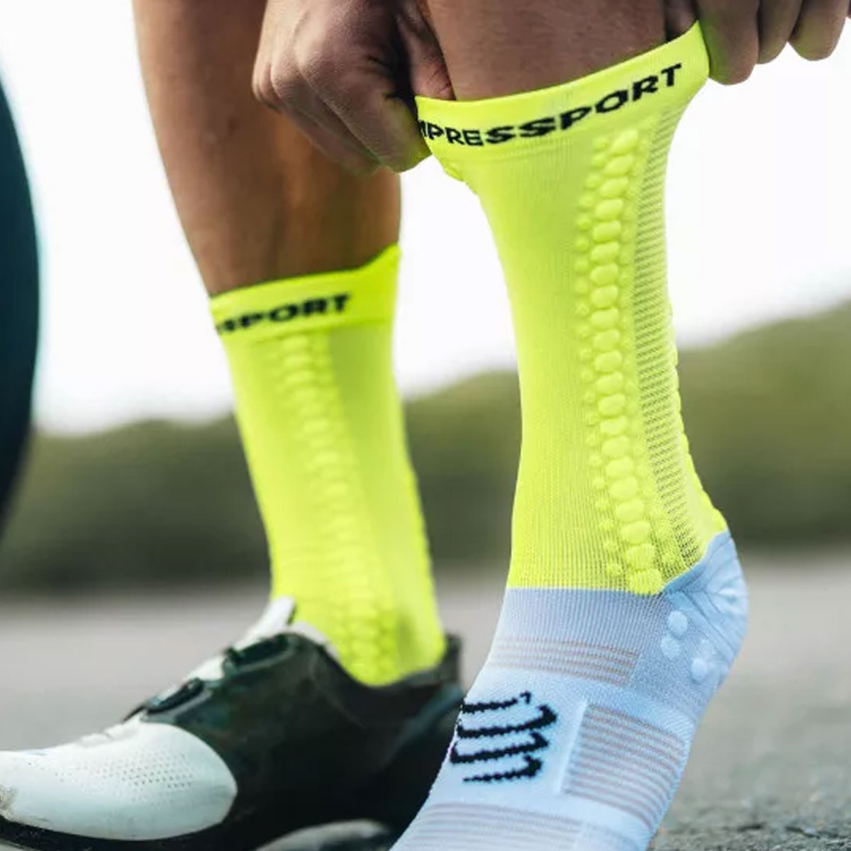 COMPRESSPORT - PRO RACING SOCKS V4.0 BIKE