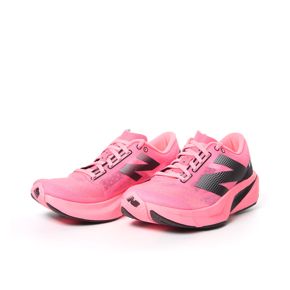 NEW BALANCE - FUELCELL REBEL V4