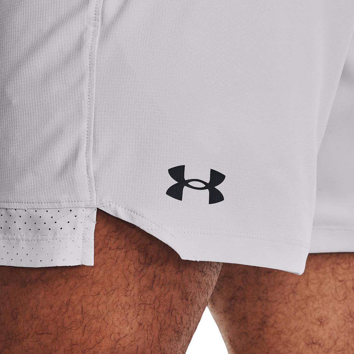 UNDER ARMOUR - VANISH WOVEN 6IN SHORTS